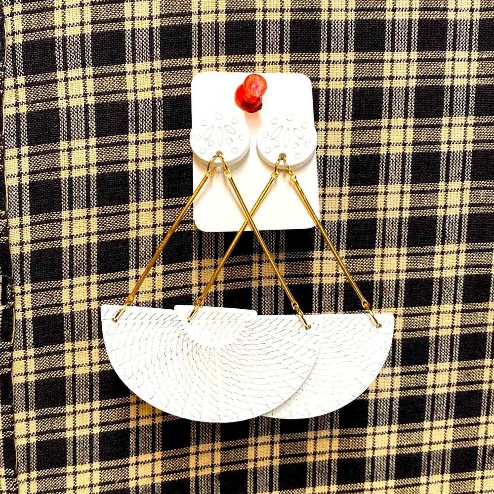 Earrings, white wood with gold, dangle, post